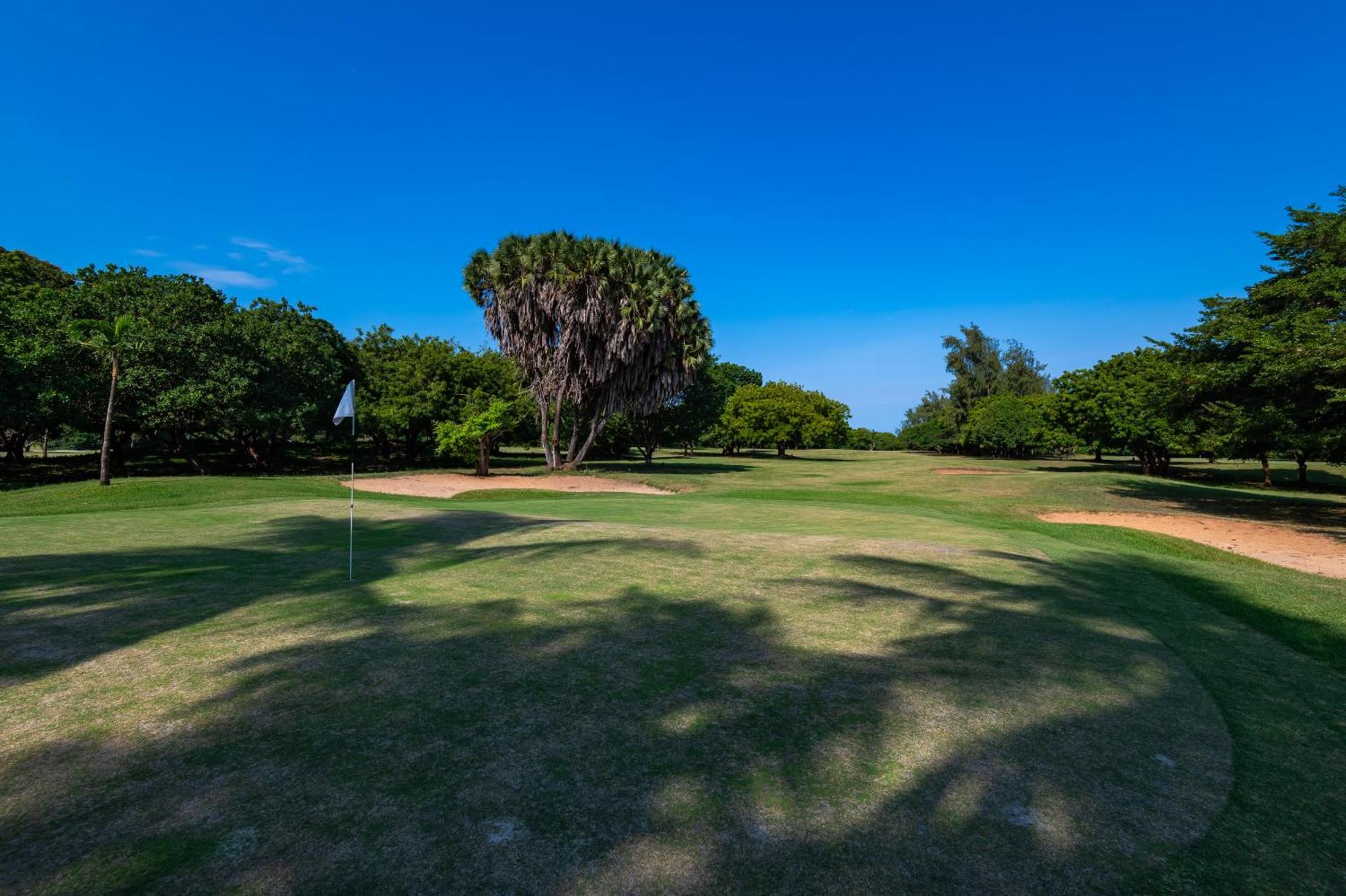 Diamonds Leisure Beach & Golf Resort Diani Beach Esterno foto Golf course at the resort