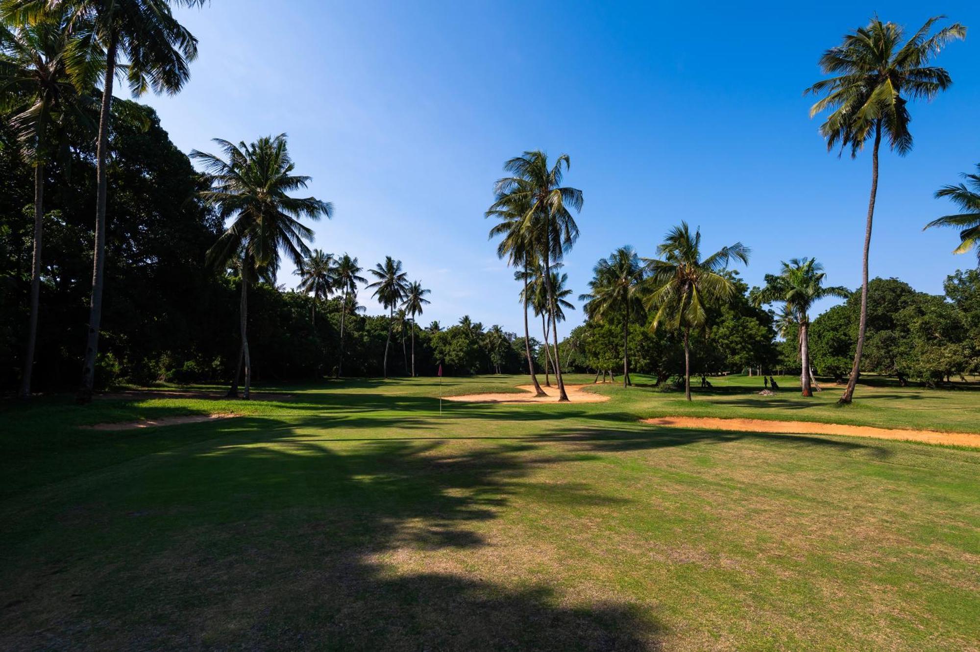 Diamonds Leisure Beach & Golf Resort Diani Beach Esterno foto Royal Colombo Golf Club