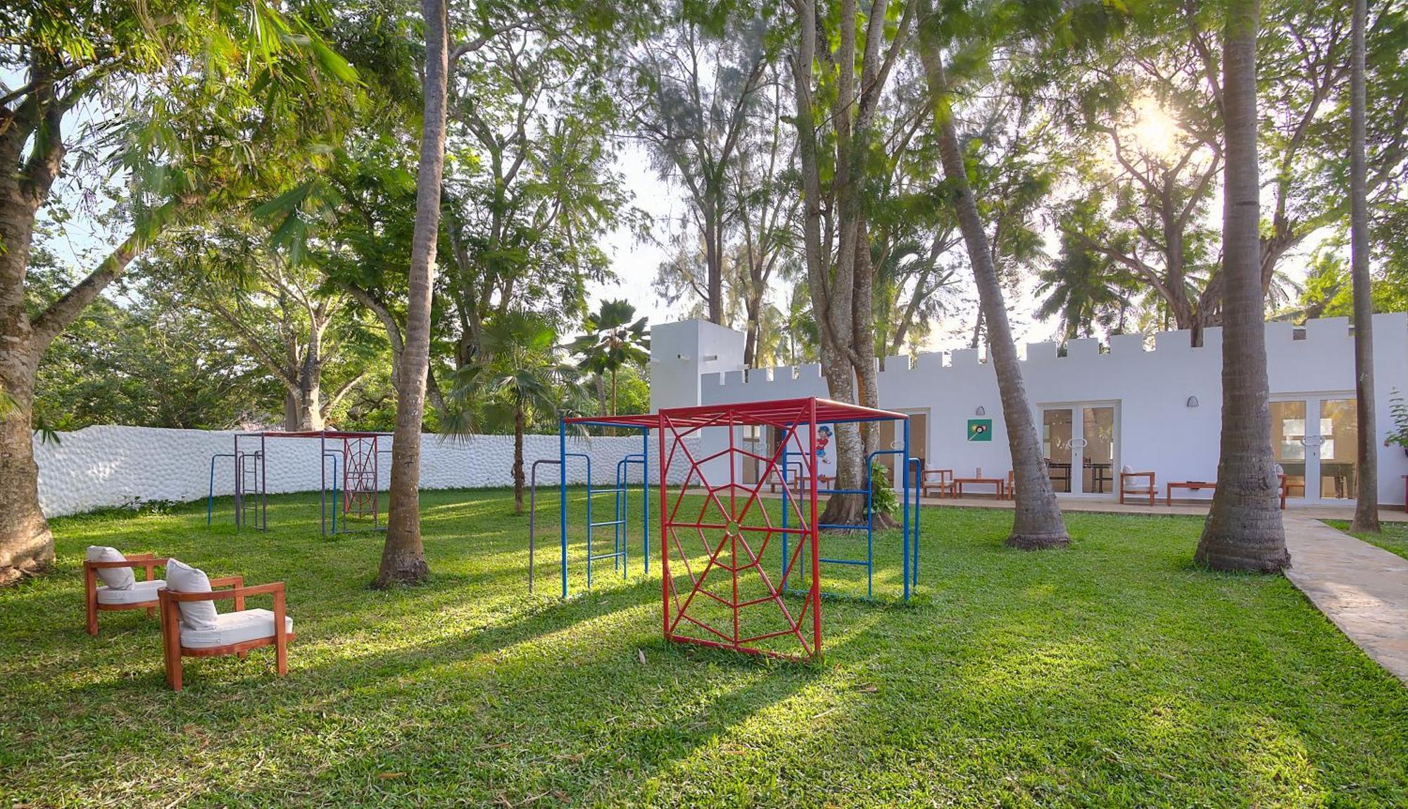 Diamonds Leisure Beach & Golf Resort Diani Beach Esterno foto Playground