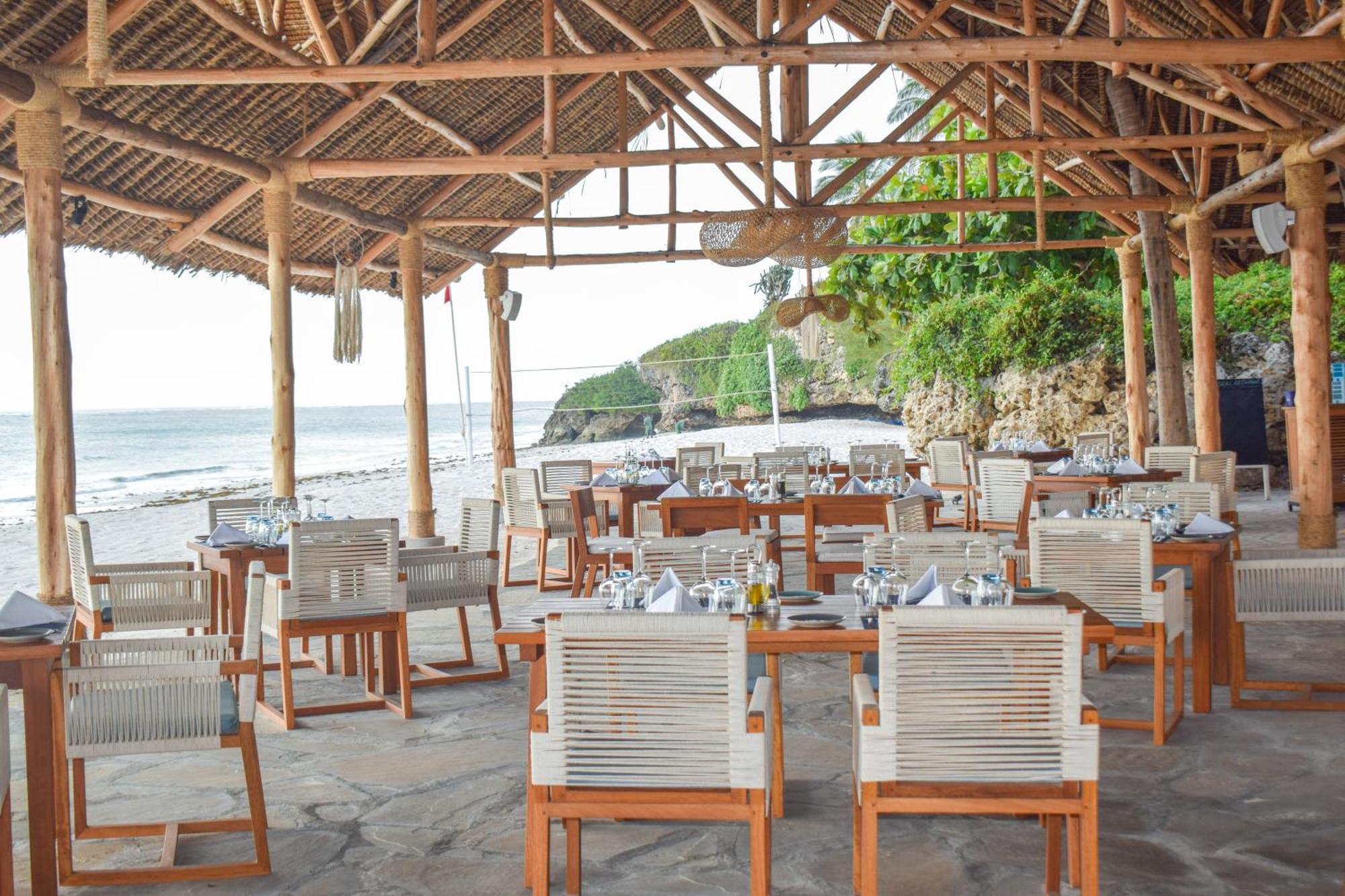 Diamonds Leisure Beach & Golf Resort Diani Beach Esterno foto